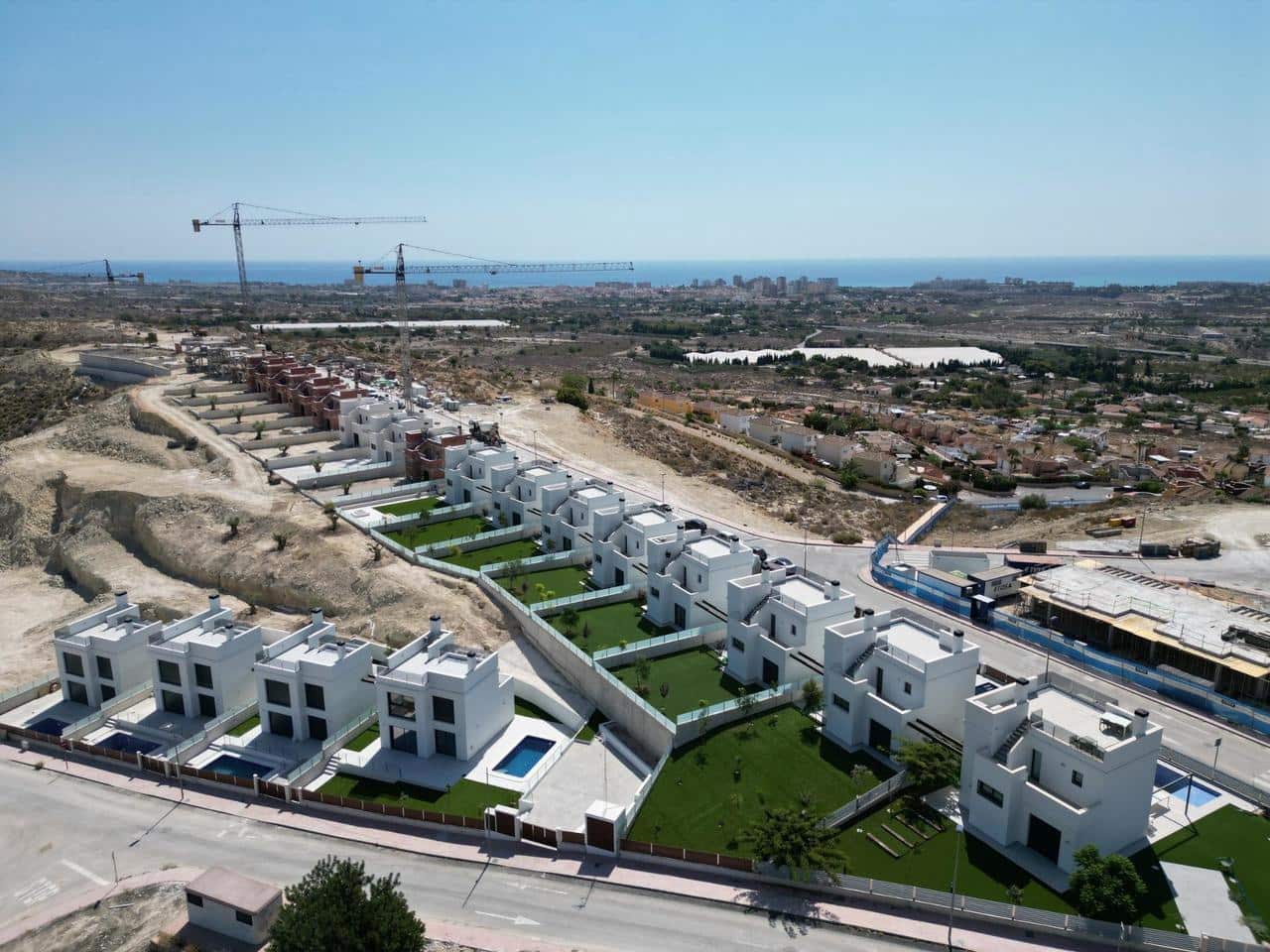 Chalet de 3 habitaciones en Muchamiel / Mutxamel en venta con piscina - 450.000 € (Ref: 8413438)
