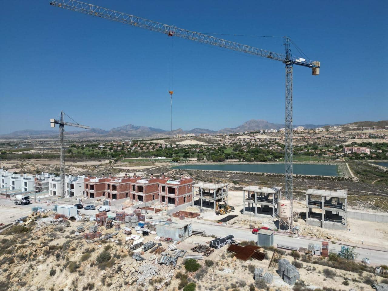 Chalet de 3 habitaciones en Muchamiel / Mutxamel en venta con piscina - 450.000 € (Ref: 8413438)