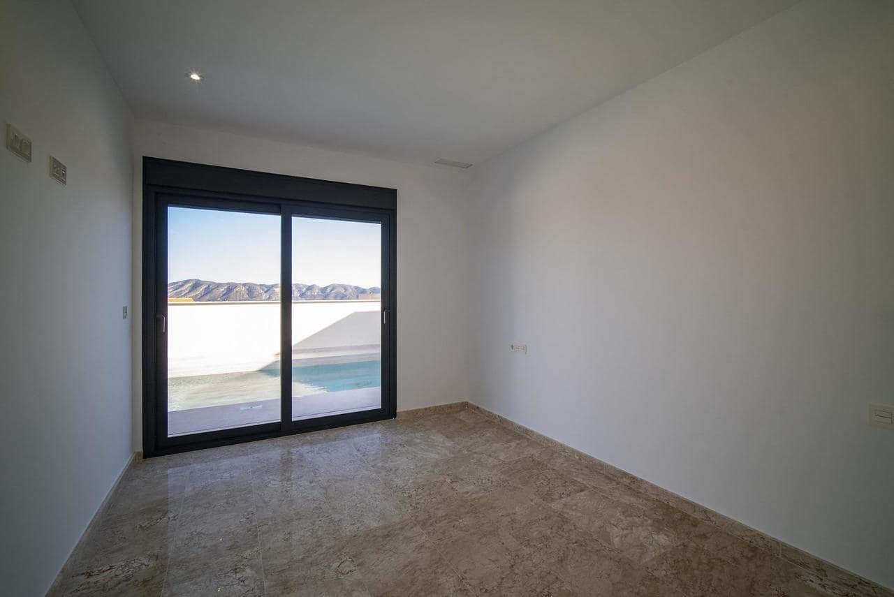 3 Zimmer Villa zu verkaufen in La Nucia mit Pool - 600.000 € (Ref: 8415277)