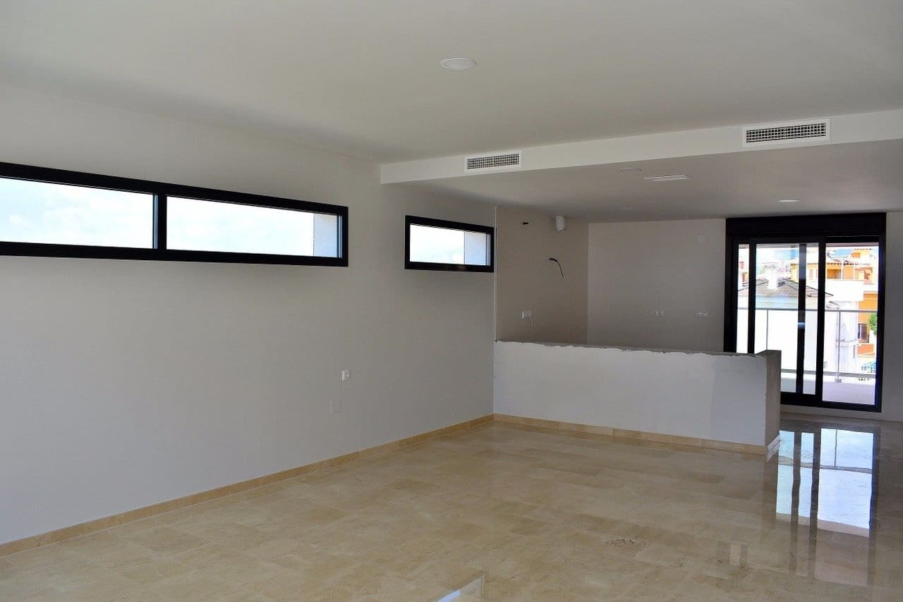 4 quarto Moradia para venda em Finestrat com piscina - 790 000 € (Ref: 8415302)
