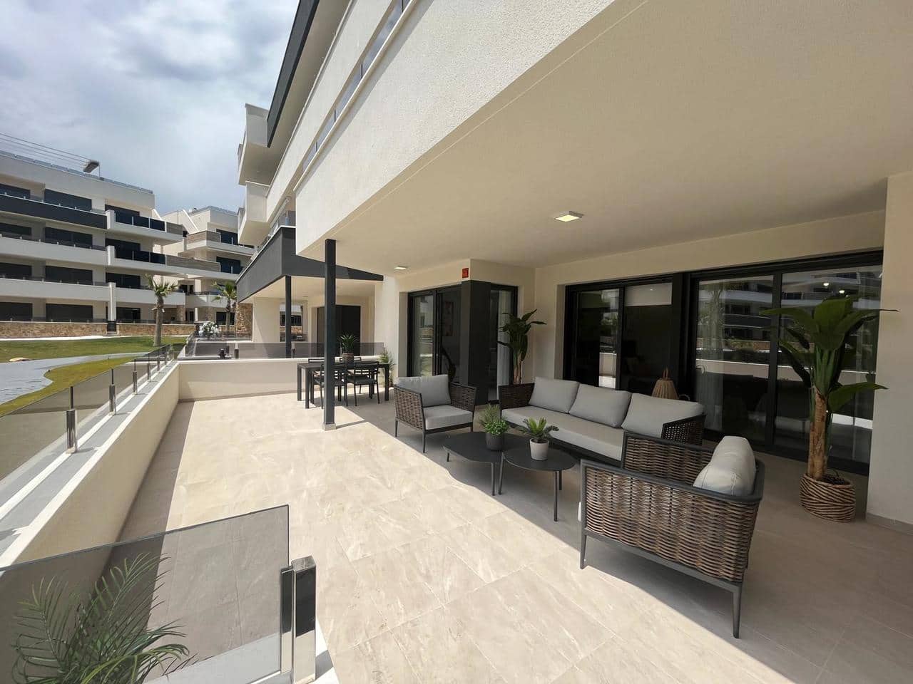 2 soverom Leilighet til salgs i Playa Flamenca med svømmebasseng garasje - € 359 000 (Ref: 8448942)