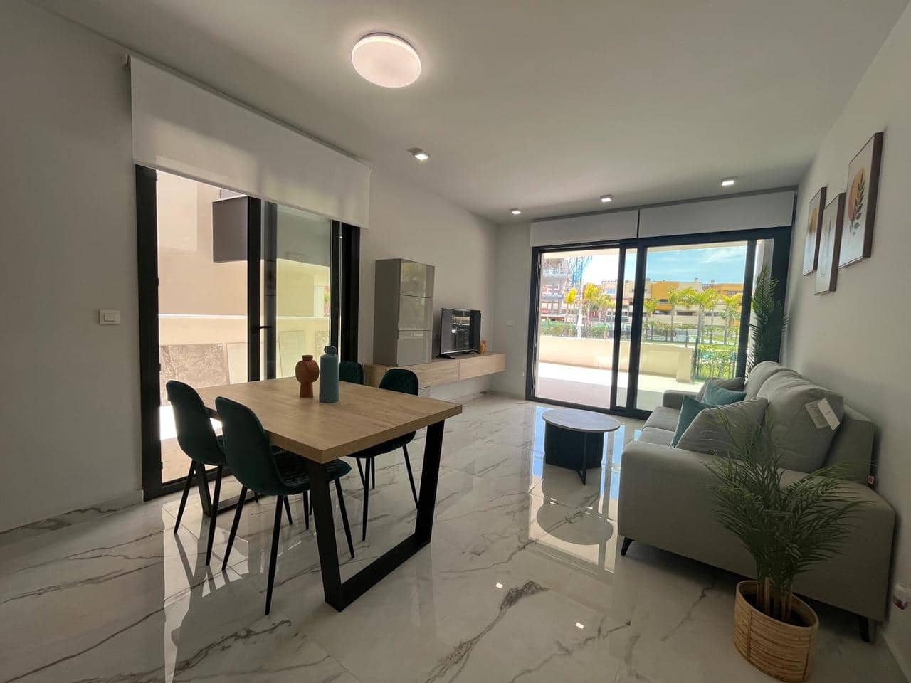 2 soverom Leilighet til salgs i Playa Flamenca med svømmebasseng garasje - € 359 000 (Ref: 8448942)