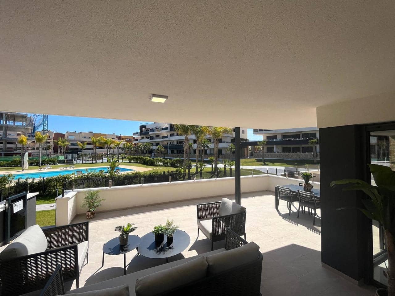 2 soverom Leilighet til salgs i Playa Flamenca med svømmebasseng garasje - € 359 000 (Ref: 8448942)