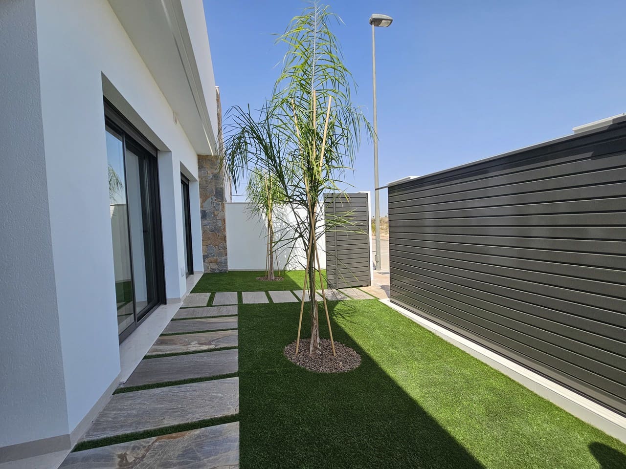 4 bedroom Villa for sale in Los Alcazares with pool - € 499,900 (Ref: 8479653)