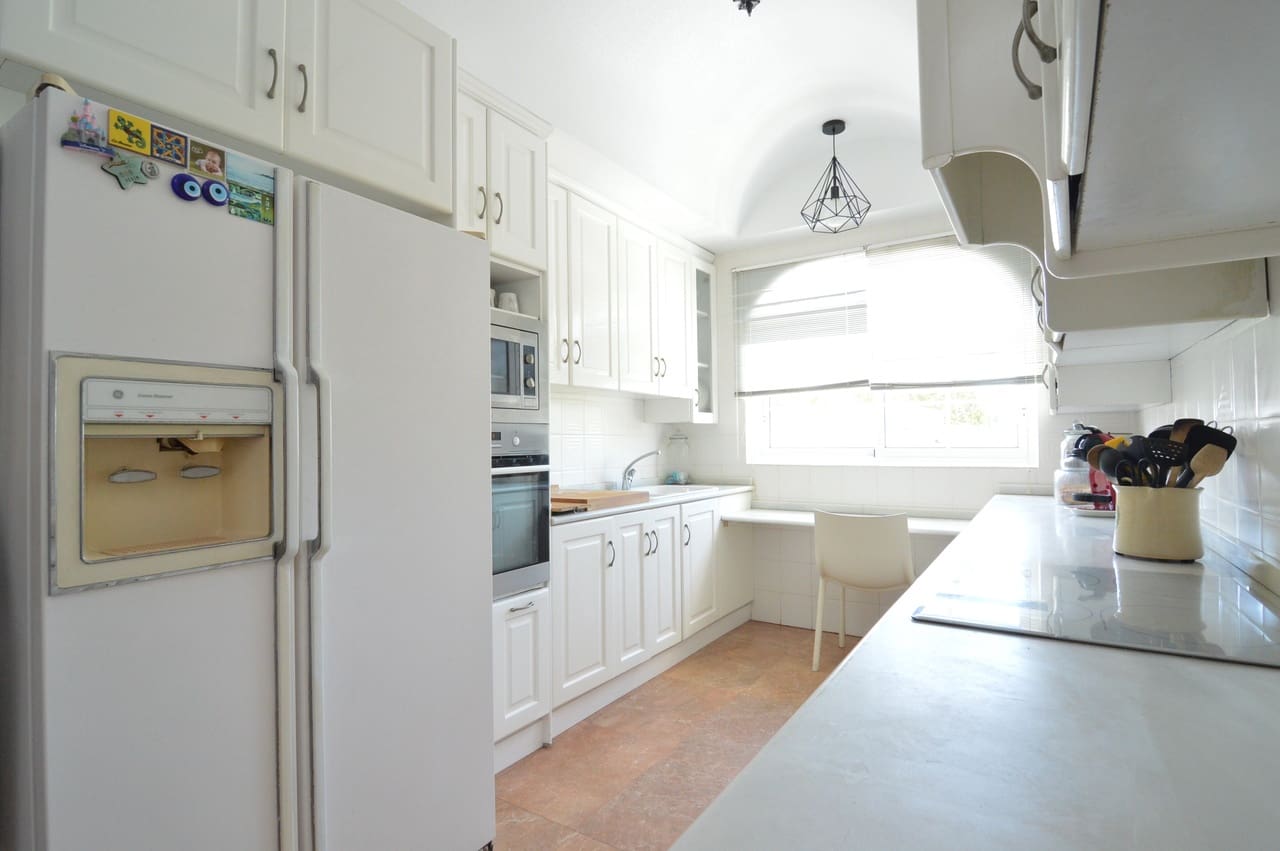 4 slaapkamer Villa te koop in Torrevieja met zwembad garage - € 890.000 (Ref: 8497813)