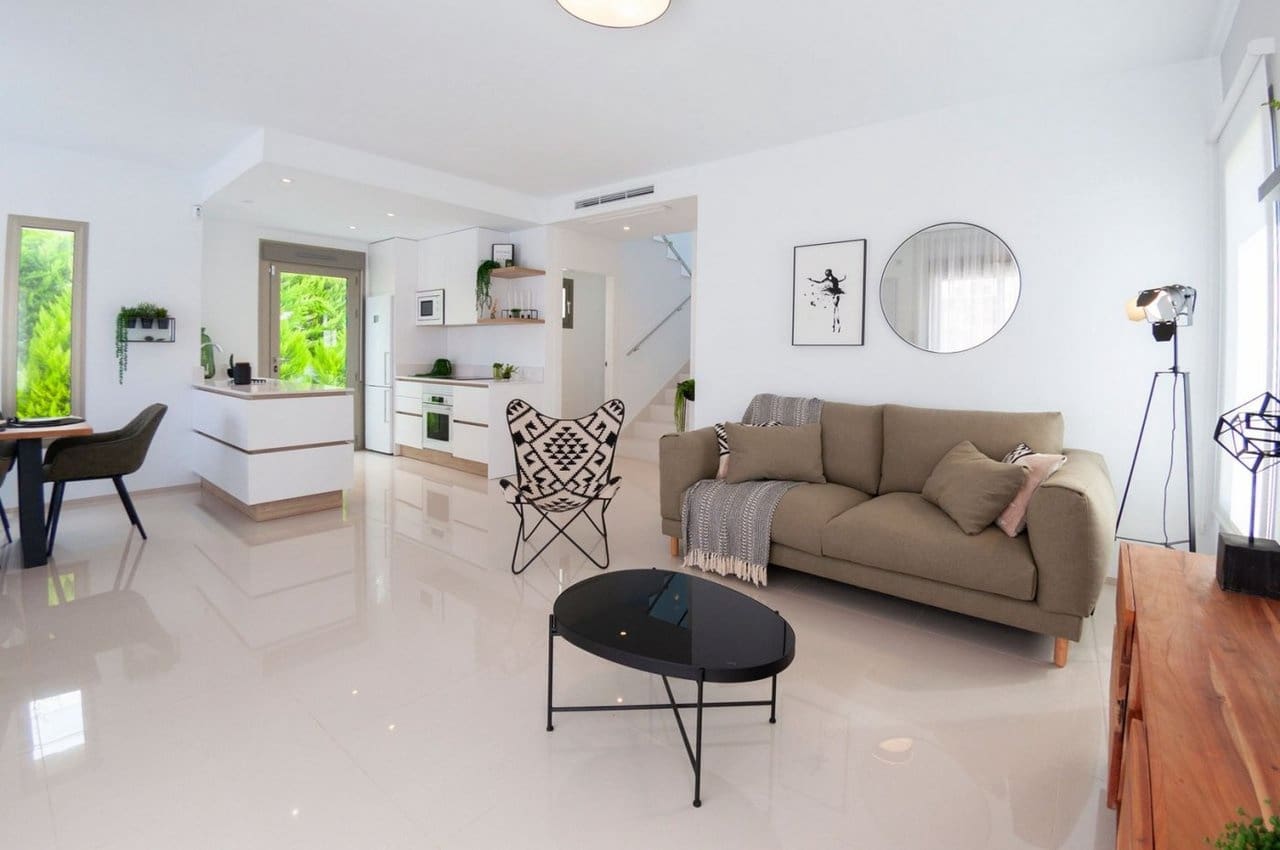3 soverom Villa til salgs i Los Alcazares med svømmebasseng garasje - € 548 021 (Ref: 8525063)