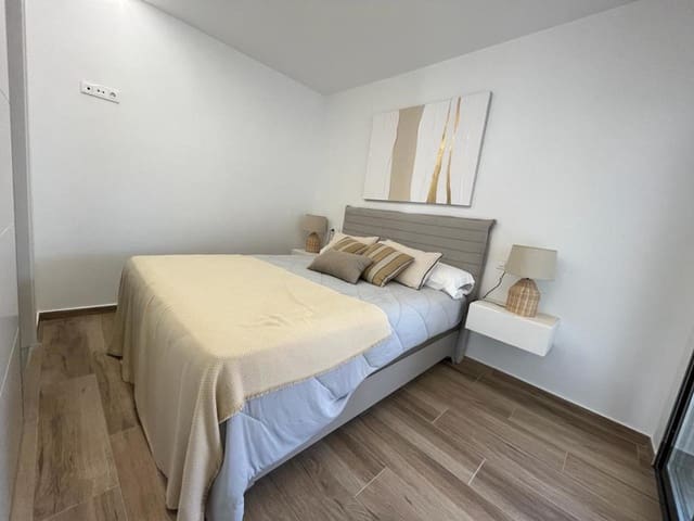 2 makuuhuone Huoneisto myytävänä paikassa Centro, Los Alcázares mukana uima-altaan 
autotalli - 219 000 € (Ref: 8525066)