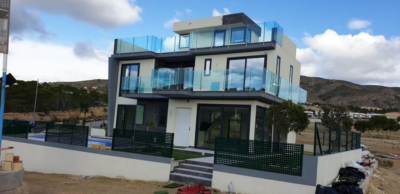 3 quarto Moradia para venda em Finestrat com piscina garagem - 650 000 € (Ref: 8589792)