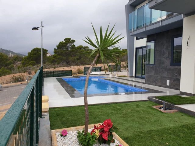 3 quarto Moradia para venda em Finestrat Pueblo, Finestrat com piscina garagem - 650 000 € (Ref: 8589792)