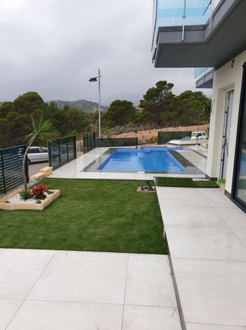 3 quarto Moradia para venda em Finestrat Pueblo, Finestrat com piscina garagem - 650 000 € (Ref: 8589792)