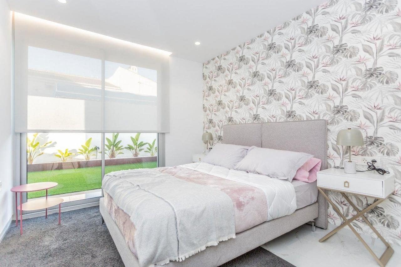 3 soveværelse Villa til salg i Torrevieja med swimmingpool garage - € 615.000 (Ref: 8594269)