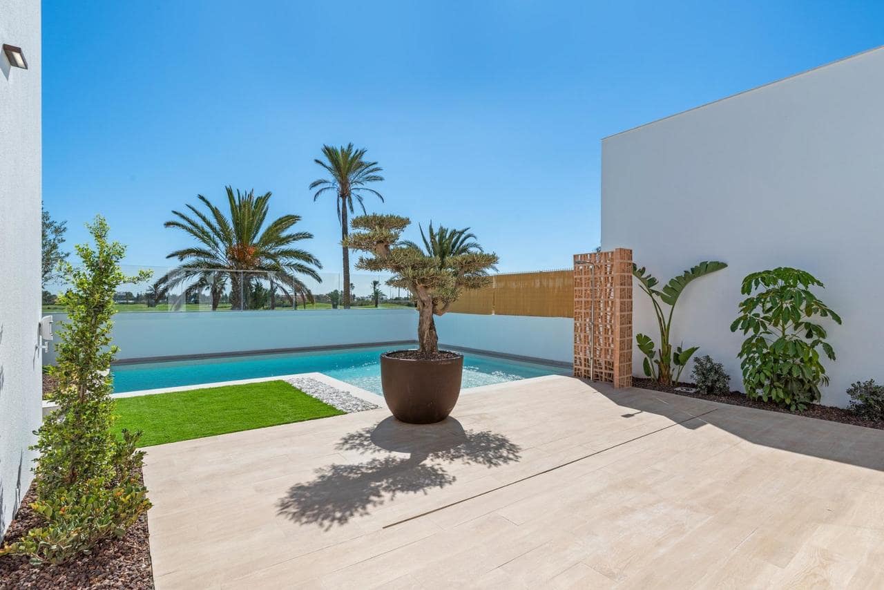 3 soverom Villa til salgs i Los Alcazares med svømmebasseng garasje - € 569 000 (Ref: 8594271)