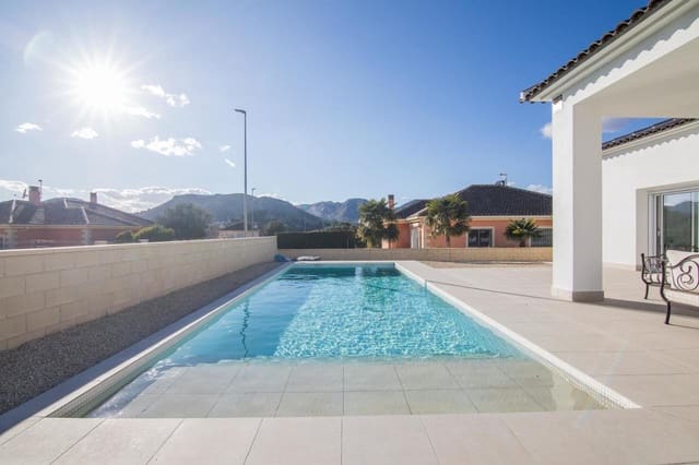3 soveværelse Villa til salg i Pinoso med swimmingpool - € 295.000 (Ref: 8598081)