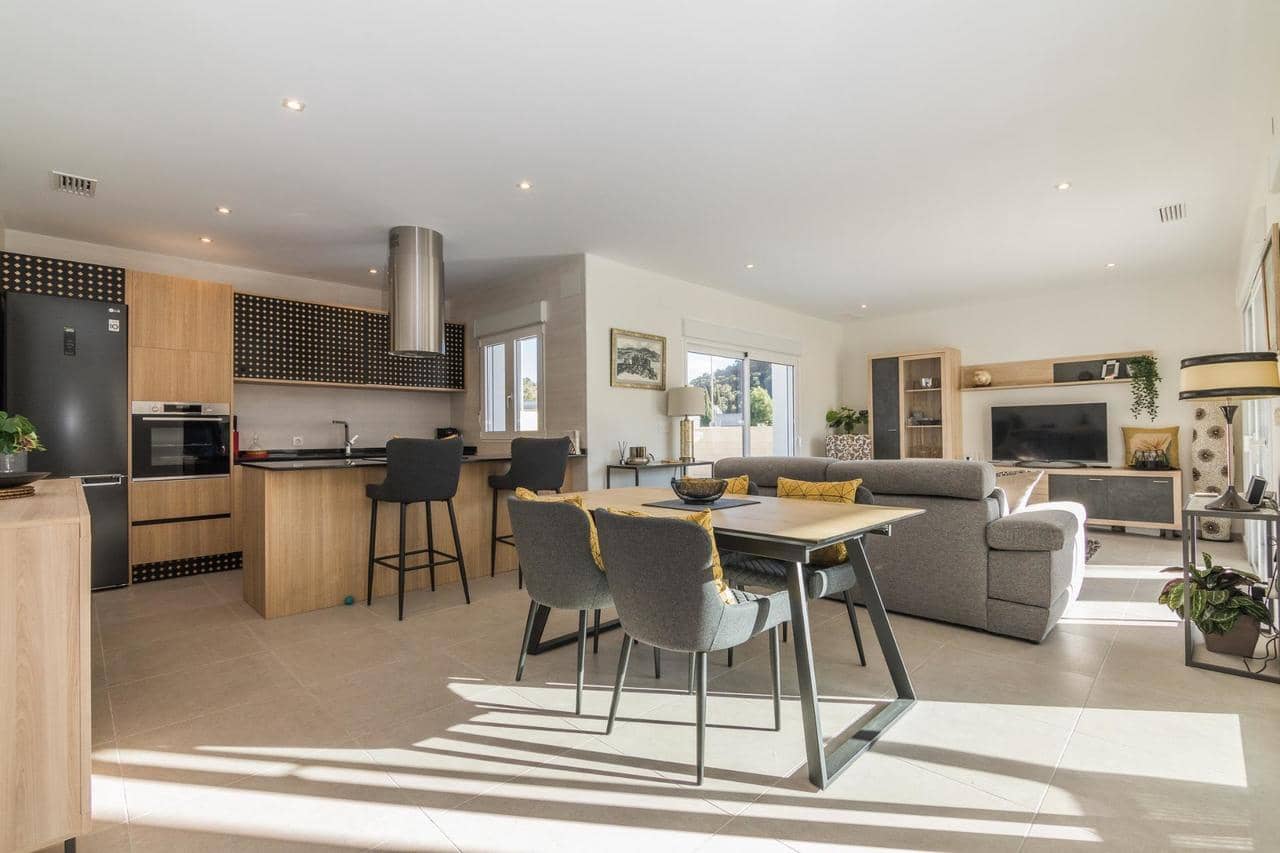 3 soverom Villa til salgs i Pinoso med svømmebasseng - € 295 000 (Ref: 8598081)