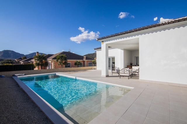 3 soveværelse Villa til salg i Pinoso med swimmingpool - € 295.000 (Ref: 8598081)