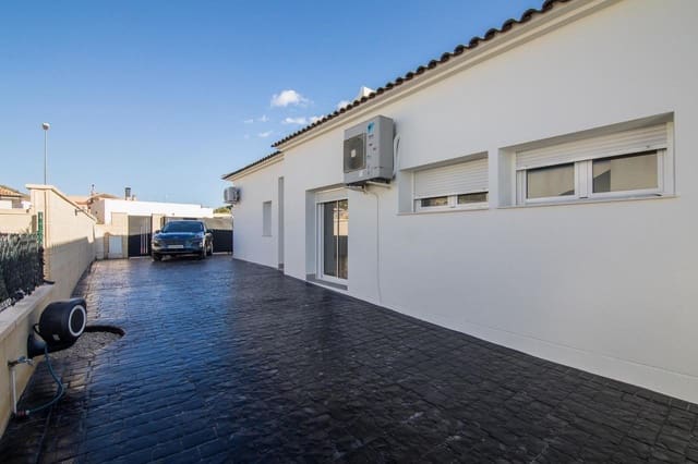 3 soveværelse Villa til salg i Pinoso med swimmingpool - € 295.000 (Ref: 8598081)