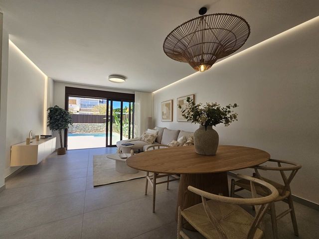 3 bedroom Villa for sale in Dehesa de Campoamor, Orihuela with pool - € 488,000 (Ref: 8602164)