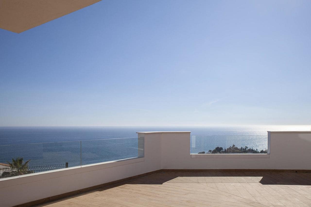 3 quarto Penthouse para venda em Torrox-Costa com piscina - 480 000 € (Ref: 8609522)
