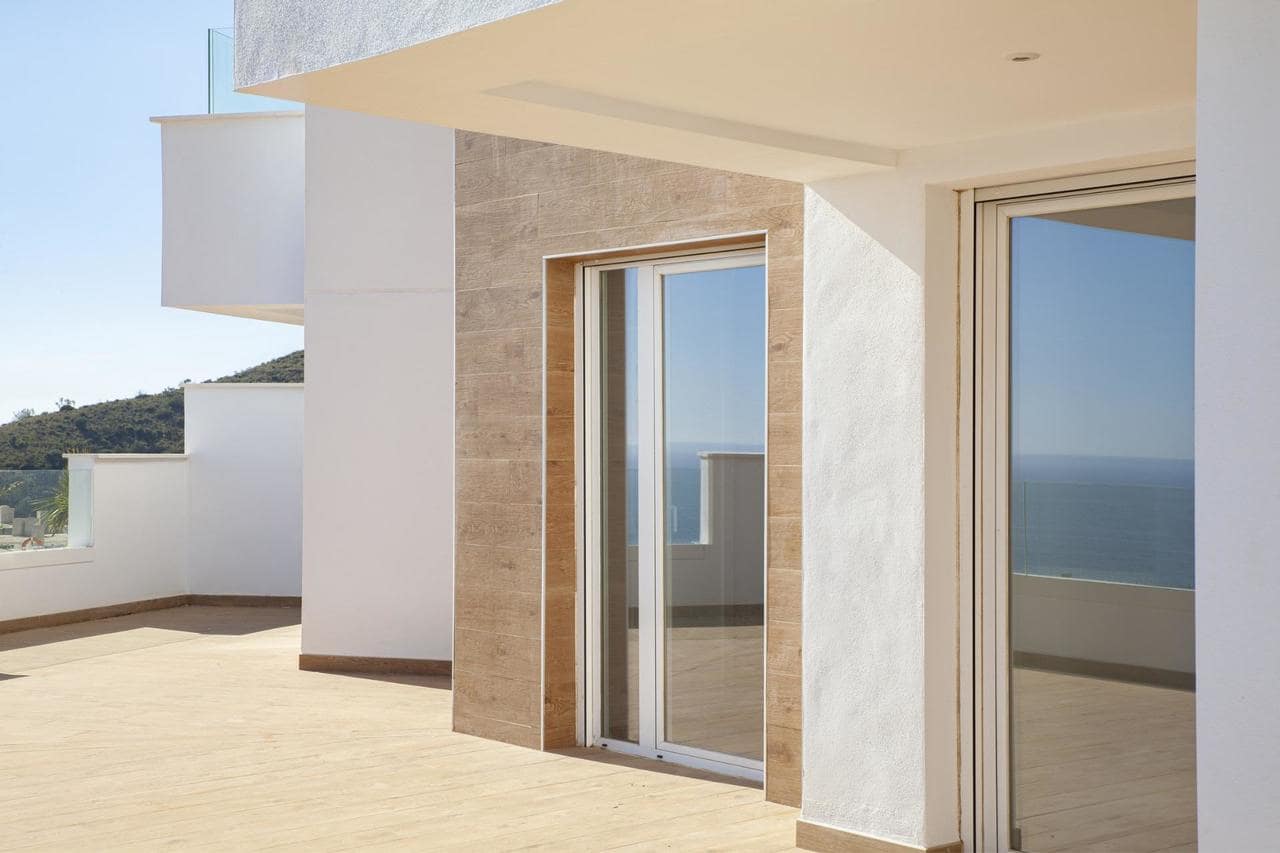3 quarto Penthouse para venda em Torrox-Costa com piscina - 480 000 € (Ref: 8609522)