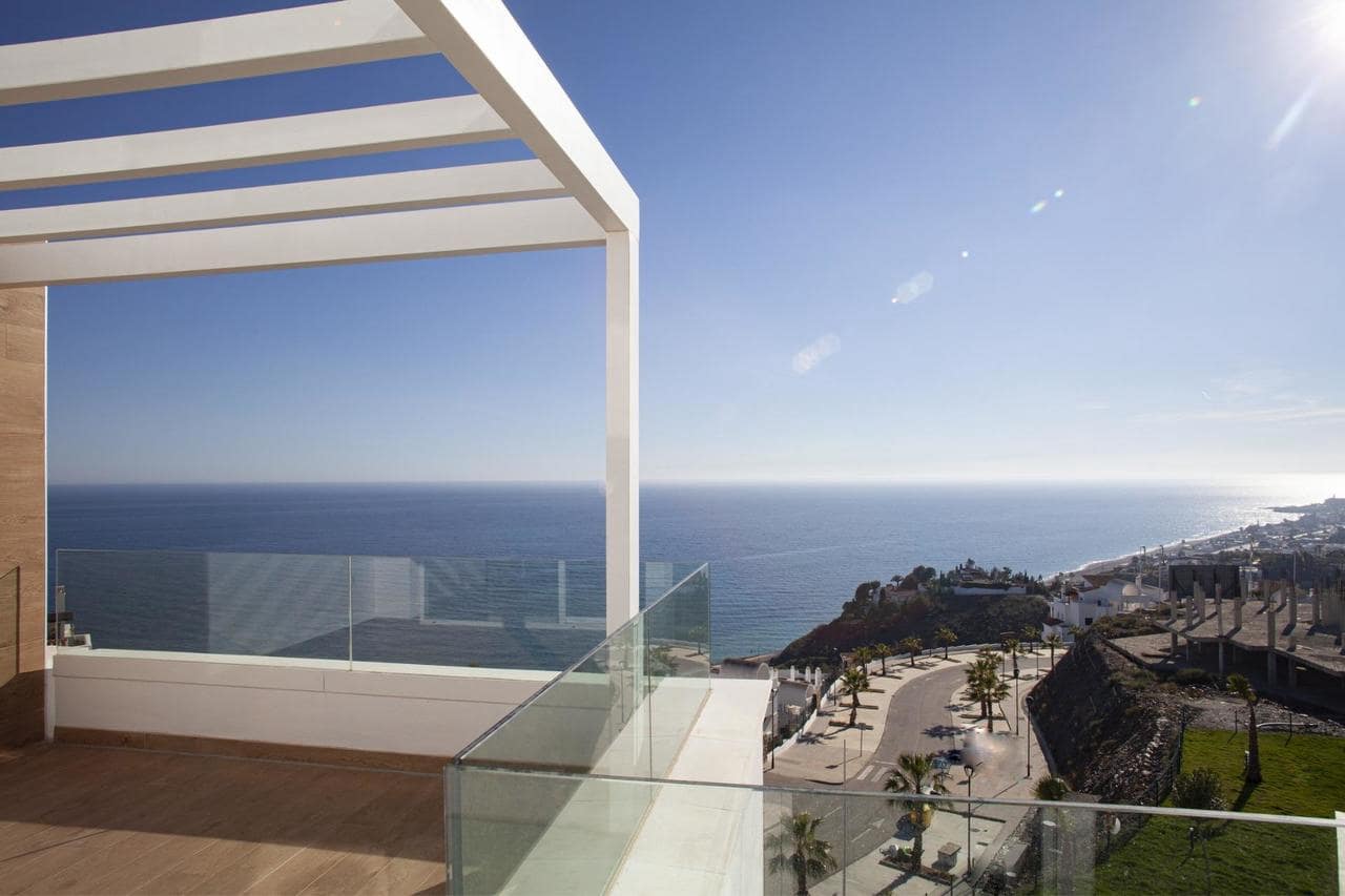3 quarto Penthouse para venda em Torrox-Costa com piscina - 480 000 € (Ref: 8609522)