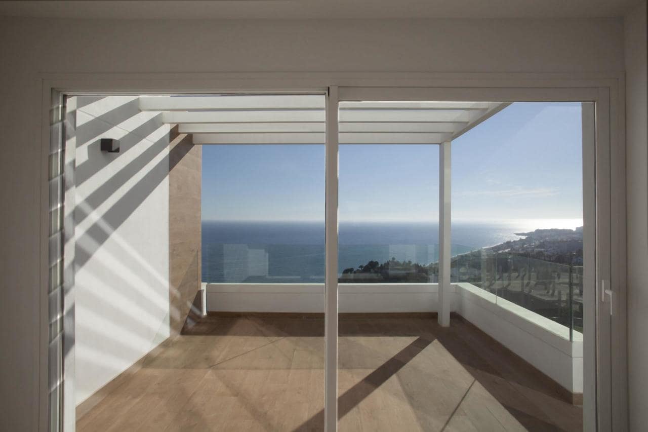 3 quarto Penthouse para venda em Torrox-Costa com piscina - 480 000 € (Ref: 8609522)