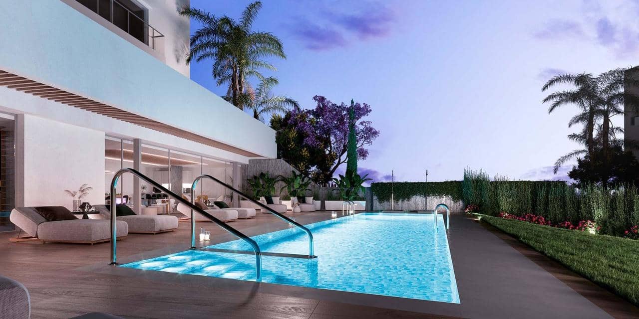 Apartamento de 2 habitaciones en Marbella en venta con piscina - 575.000 € (Ref: 8612954)