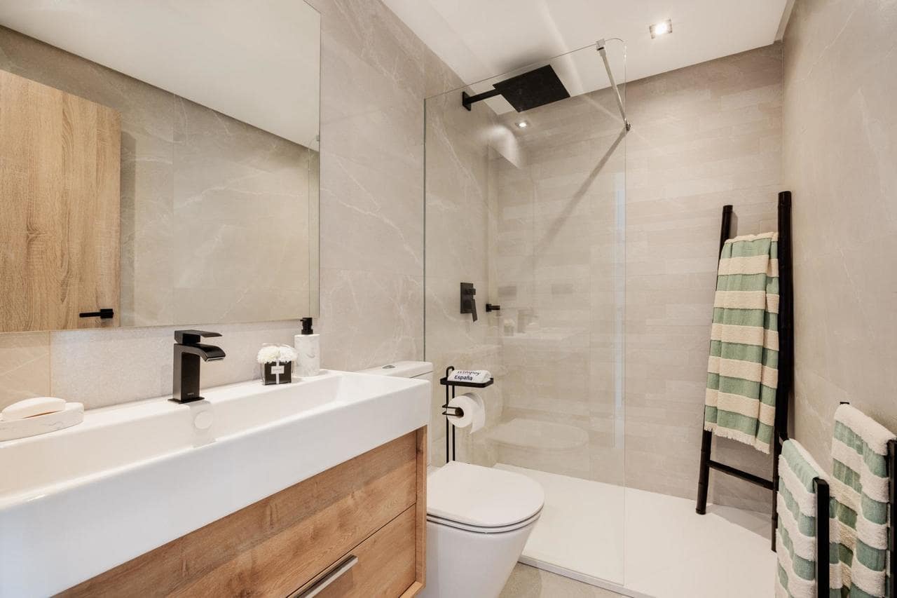 3 quarto Casa em Banda para venda em Istan com piscina - 625 000 € (Ref: 8613013)