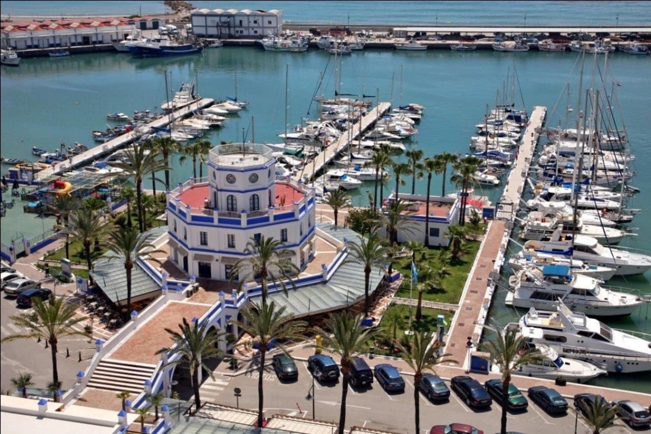 3 sovrum Lägenhet till salu i Estepona med pool - 495 000 € (Ref: 8613015)