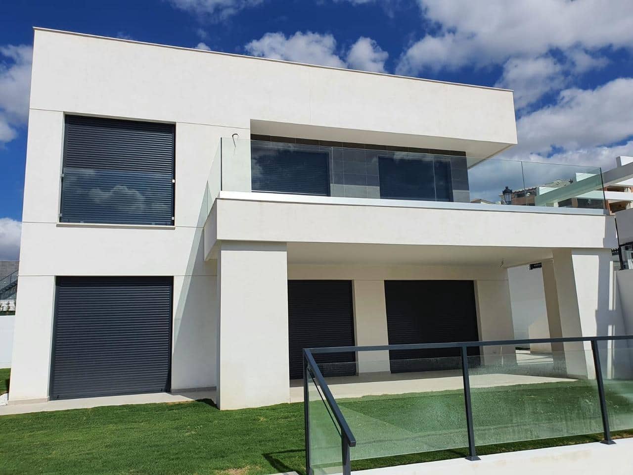 4 soverom Villa til salgs i Manilva med svømmebasseng - € 780 000 (Ref: 8613025)