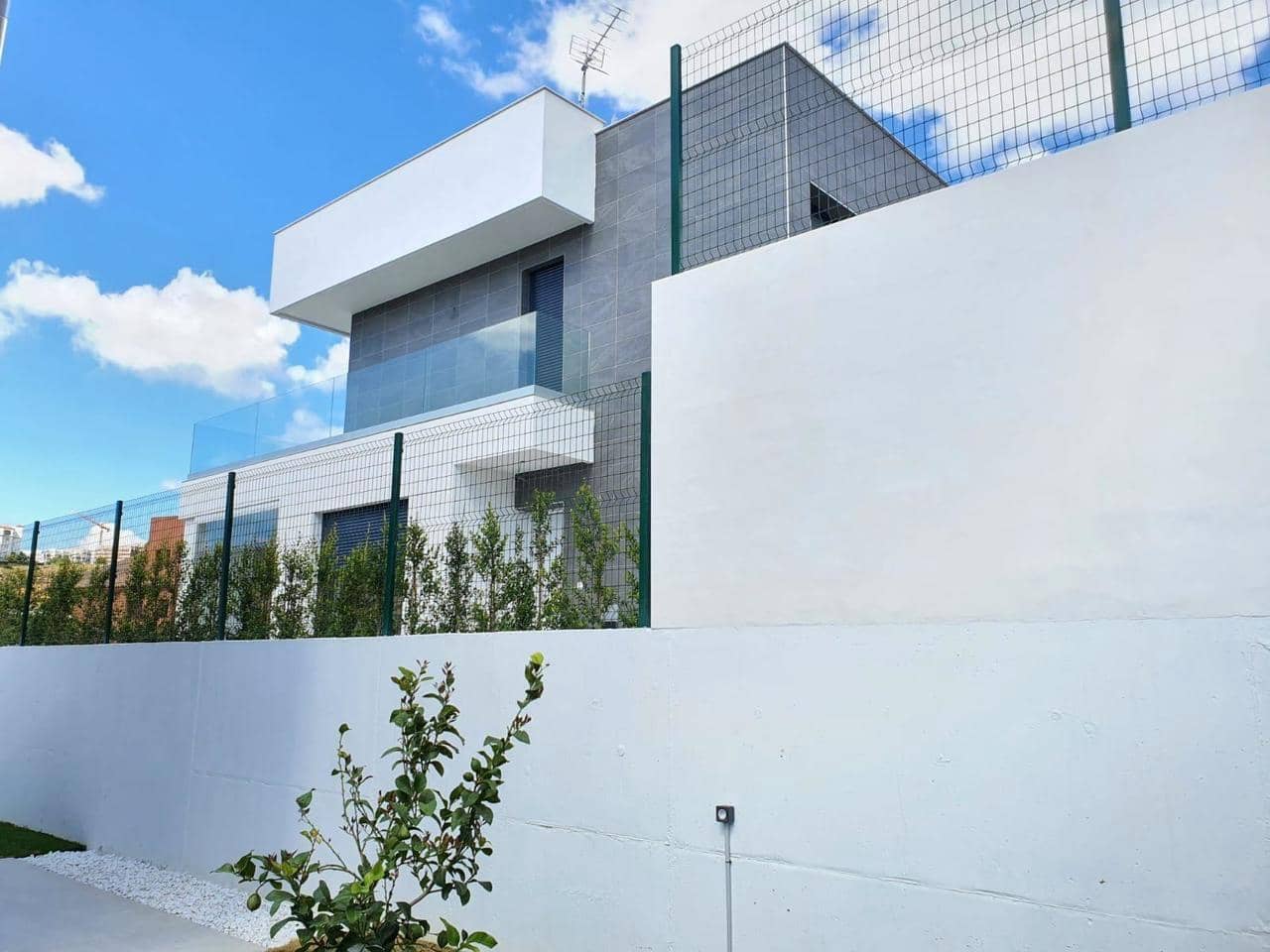 4 soverom Villa til salgs i Manilva med svømmebasseng - € 780 000 (Ref: 8613025)