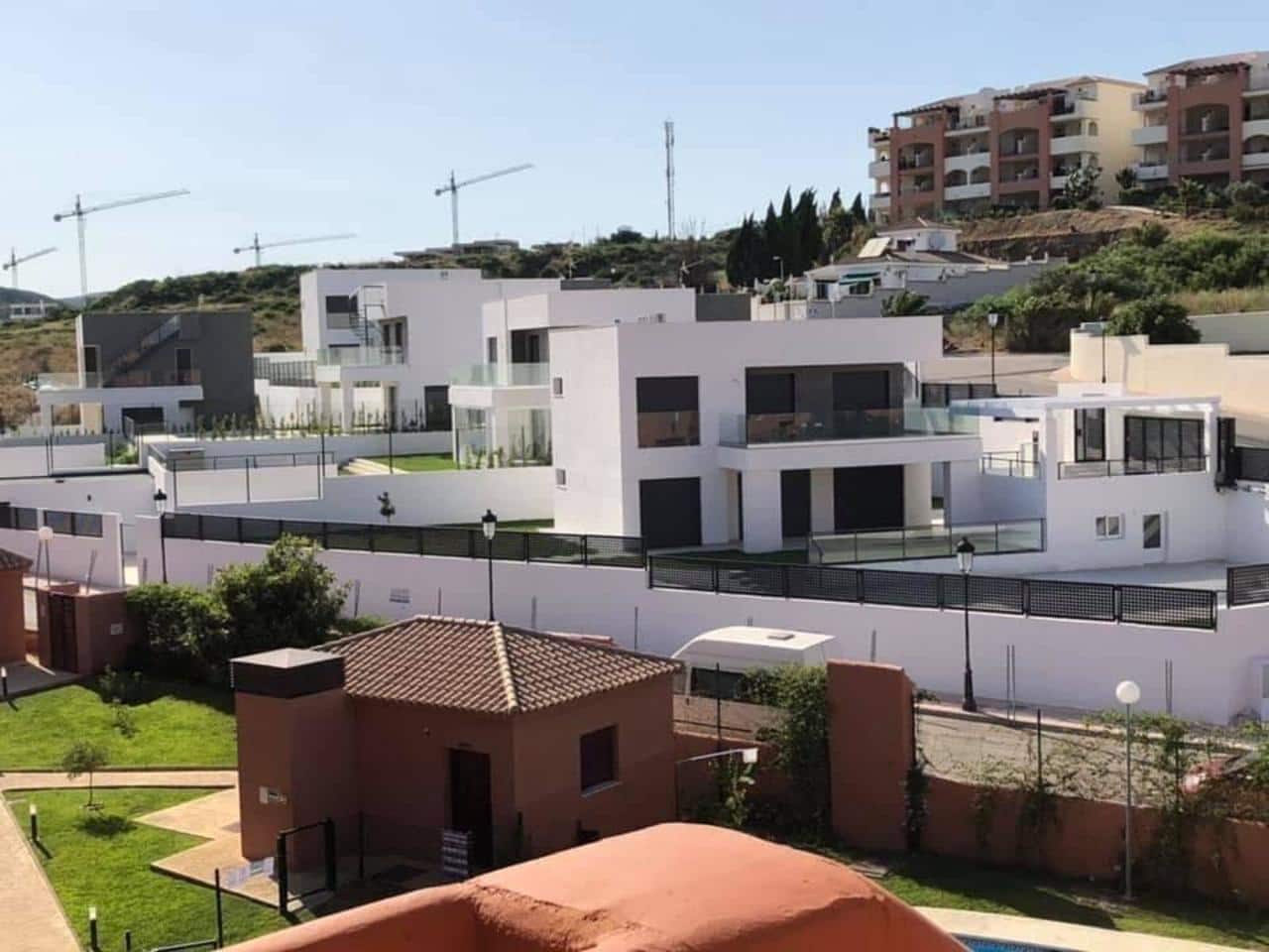4 soverom Villa til salgs i Manilva med svømmebasseng - € 780 000 (Ref: 8613025)