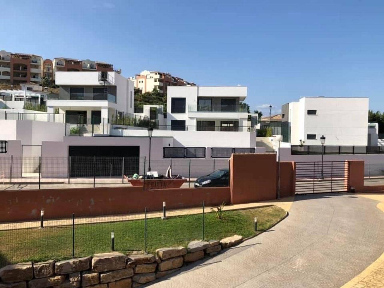 4 soverom Villa til salgs i Manilva med svømmebasseng - € 780 000 (Ref: 8613025)