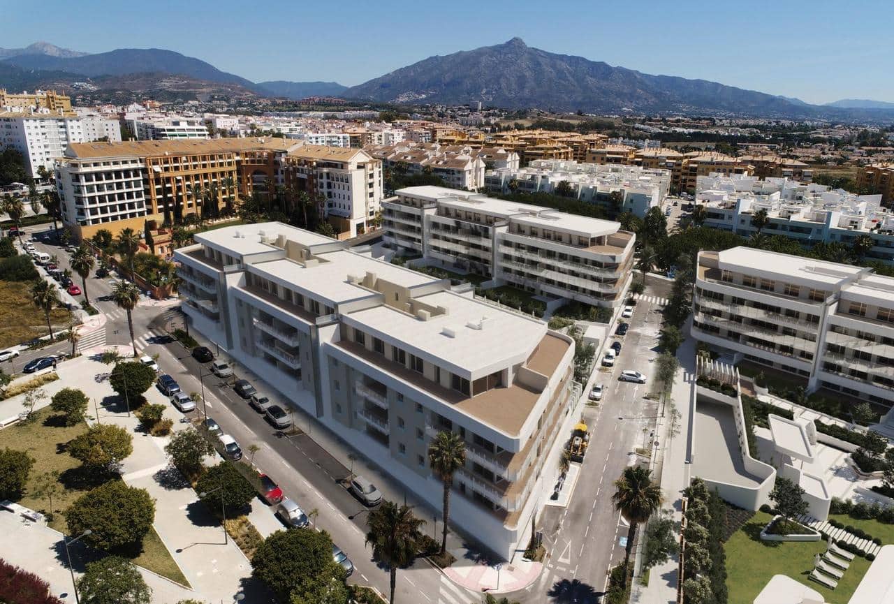 4 bedroom Penthouse for sale in Marbella with pool - € 1,440,000 (Ref: 8613049)