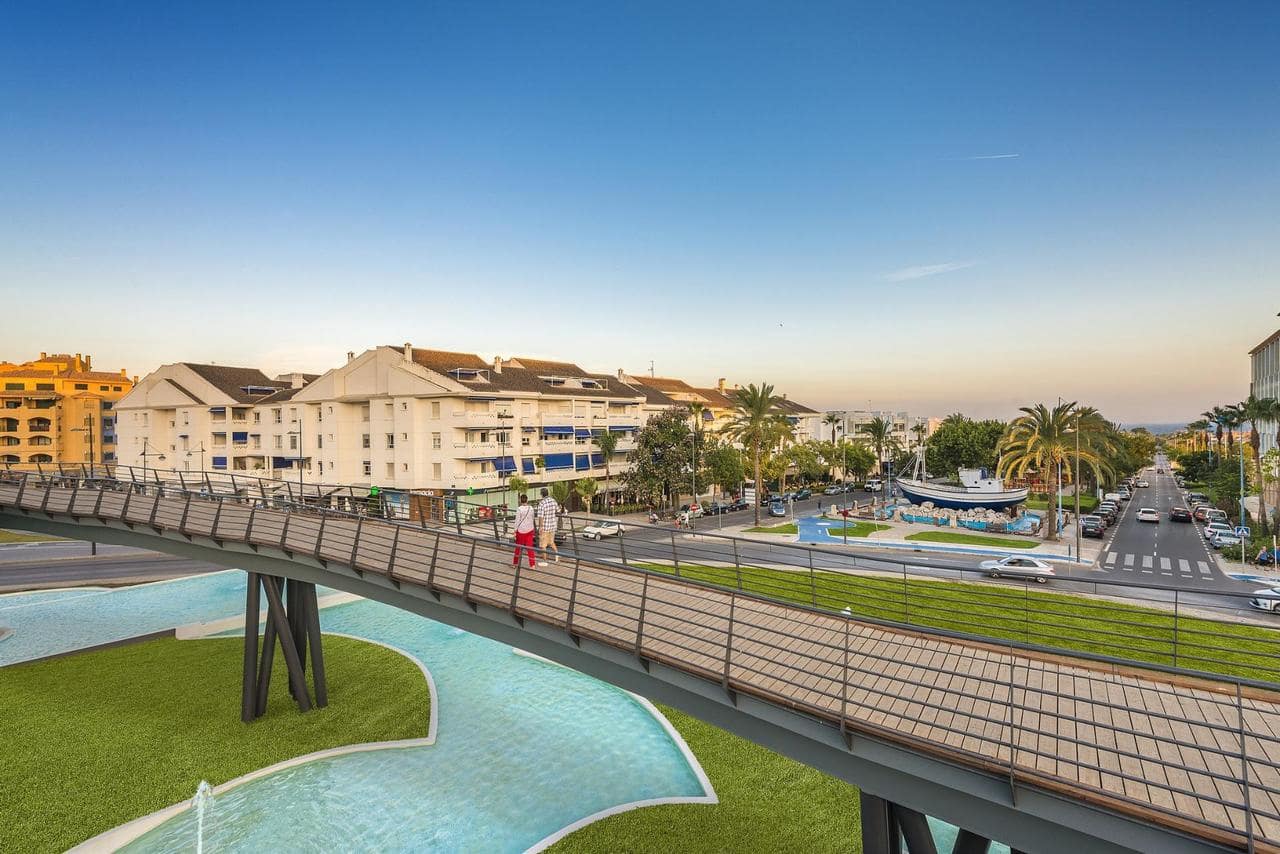 4 bedroom Penthouse for sale in Marbella with pool - € 1,440,000 (Ref: 8613049)