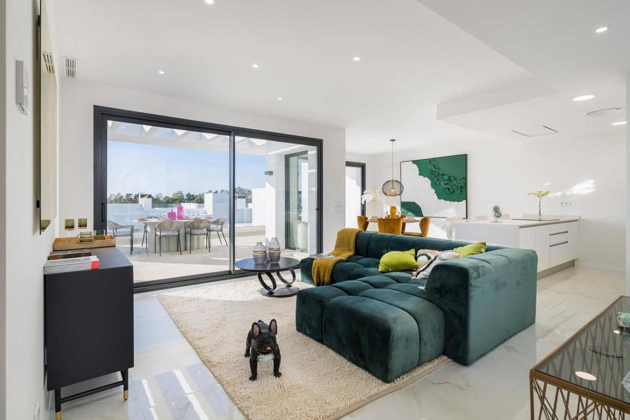 3 sypialnia Penthouse na sprzedaż w Estepona z basenem - 755 000 € (Ref: 8613170)