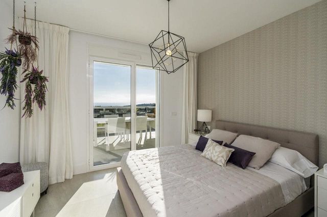3 Zimmer Apartment zu verkaufen in Sotogrande, San Roque mit Pool Garage - 640.000 € (Ref: 8625507)