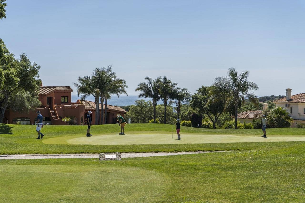 3 Zimmer Apartment zu verkaufen in Sotogrande mit Pool Garage - 640.000 € (Ref: 8625507)