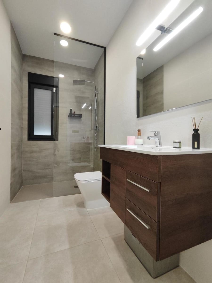 3 Zimmer Villa zu verkaufen in Pinoso mit Pool - 280.000 € (Ref: 8635468)