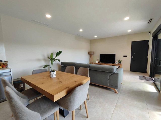 Chalet de 3 habitaciones en Pinoso en venta con piscina - 280.000 € (Ref: 8635468)
