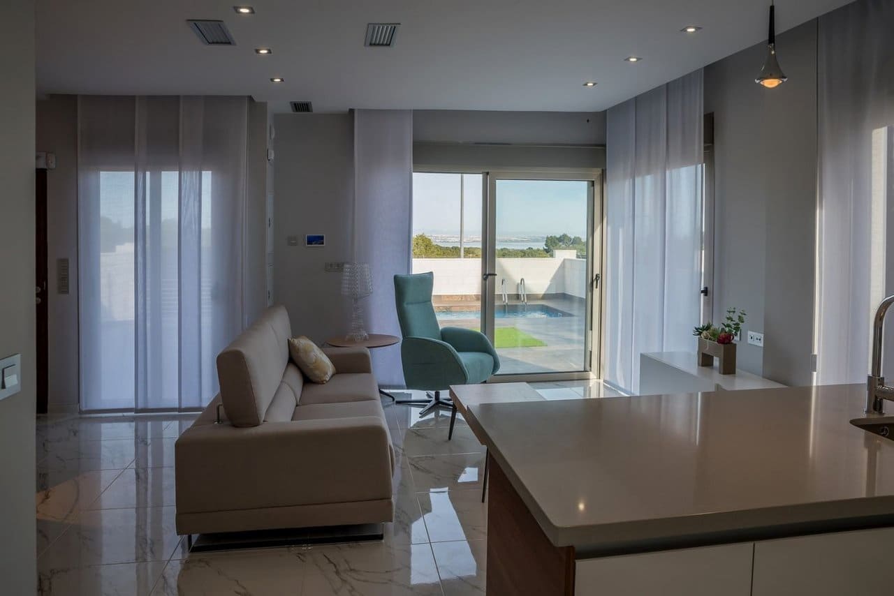 4 slaapkamer Villa te koop in Orihuela Costa met zwembad - € 488.000 (Ref: 8637559)