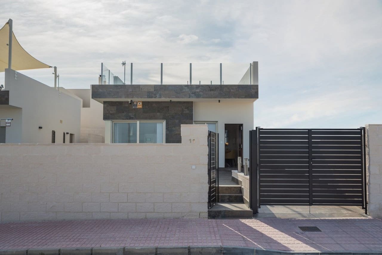 4 slaapkamer Villa te koop in Orihuela Costa met zwembad - € 488.000 (Ref: 8637559)
