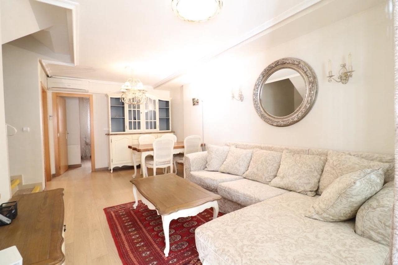 5 sypialnia Willa na sprzedaż w Torrevieja z basenem - 220 000 € (Ref: 8647768)