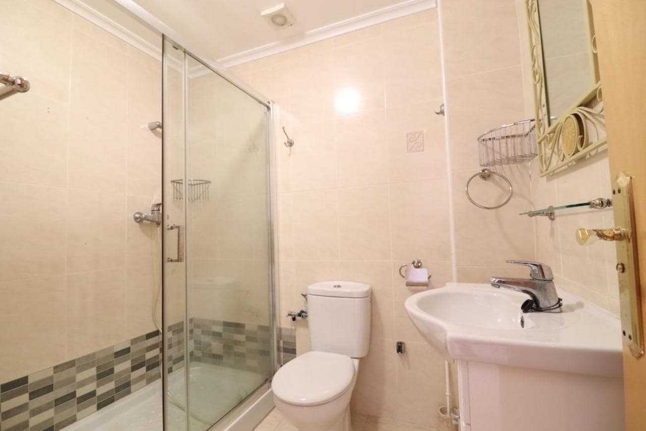 5 sypialnia Willa na sprzedaż w Torrevieja z basenem - 220 000 € (Ref: 8647768)