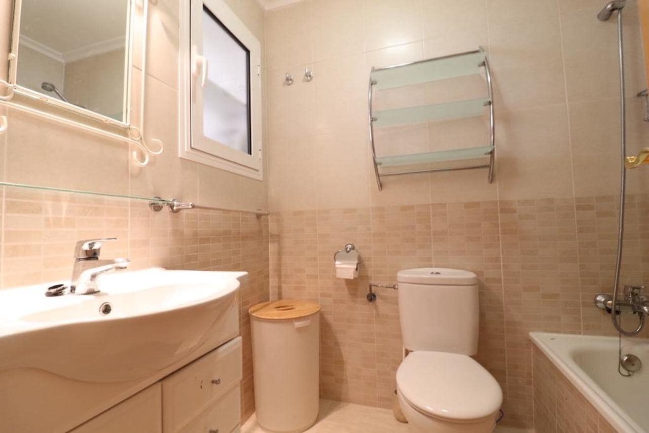 5 sypialnia Willa na sprzedaż w Torrevieja z basenem - 220 000 € (Ref: 8647768)