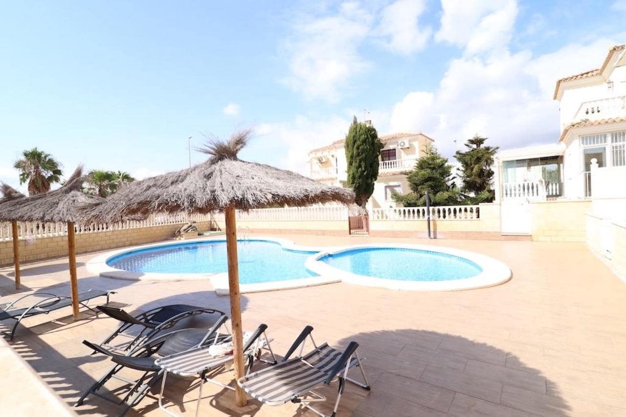 2 Zimmer Villa zu verkaufen in Orihuela Costa mit Pool - 205.000 € (Ref: 8647774)