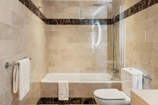 1 Zimmer Apartment zu verkaufen in Benahavís pueblo, Benahavís mit Pool Garage - 245.000 € (Ref: 8653508)