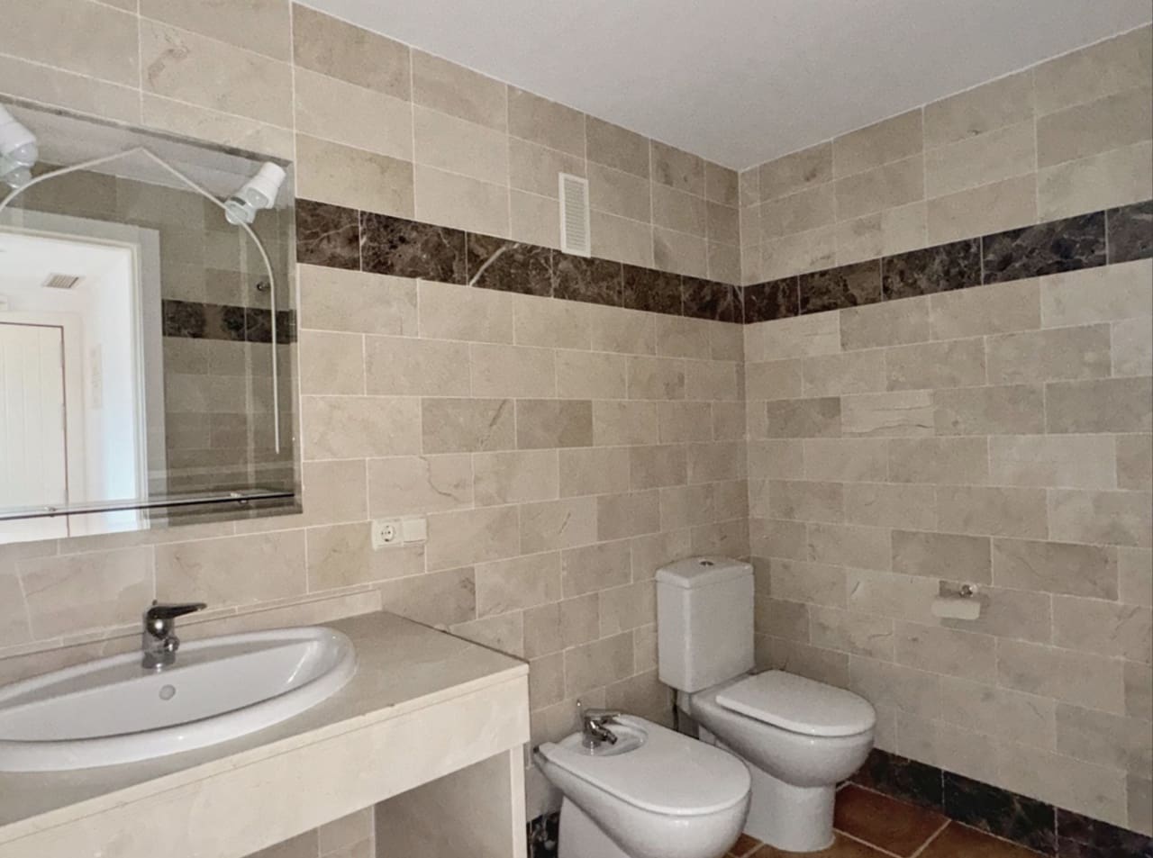 1 quarto Penthouse para venda em Benahavis com piscina garagem - 220 000 € (Ref: 8653509)