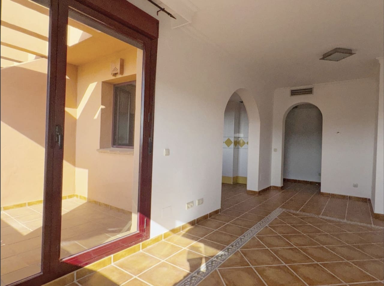 1 quarto Penthouse para venda em Benahavis com piscina garagem - 220 000 € (Ref: 8653509)