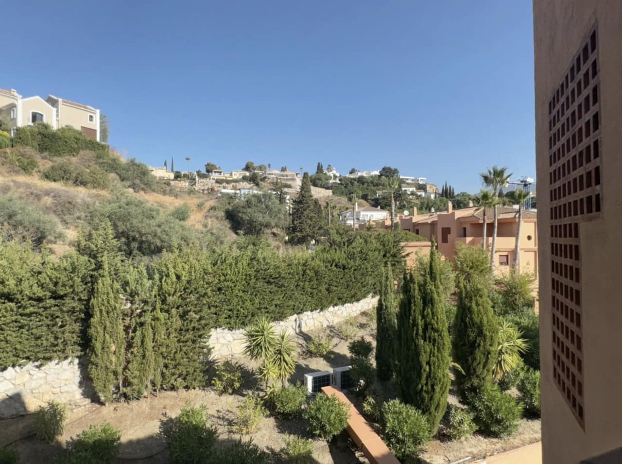 1 quarto Penthouse para venda em Benahavis com piscina garagem - 220 000 € (Ref: 8653509)