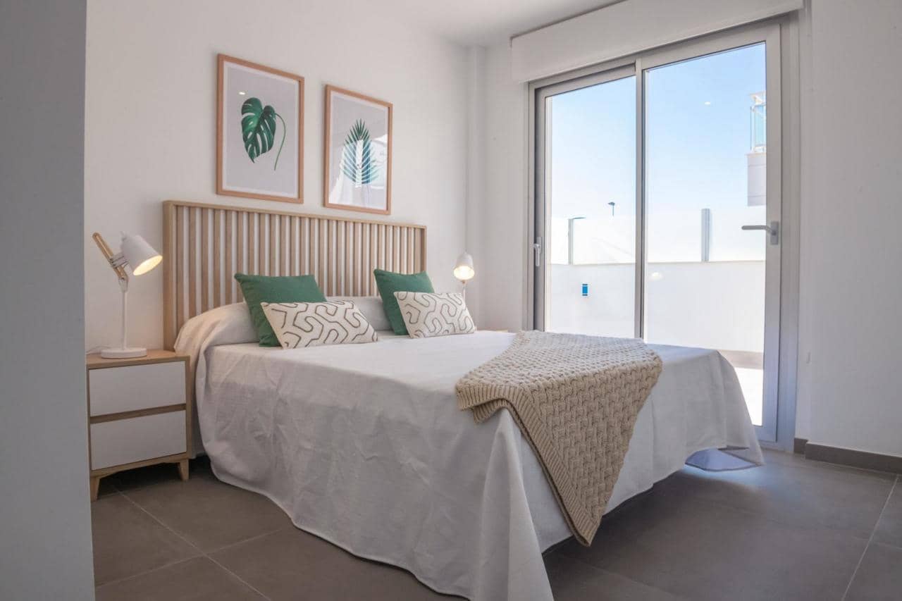3 soverom Villa til salgs i Los Alcazares med svømmebasseng garasje - € 439 000 (Ref: 8683620)